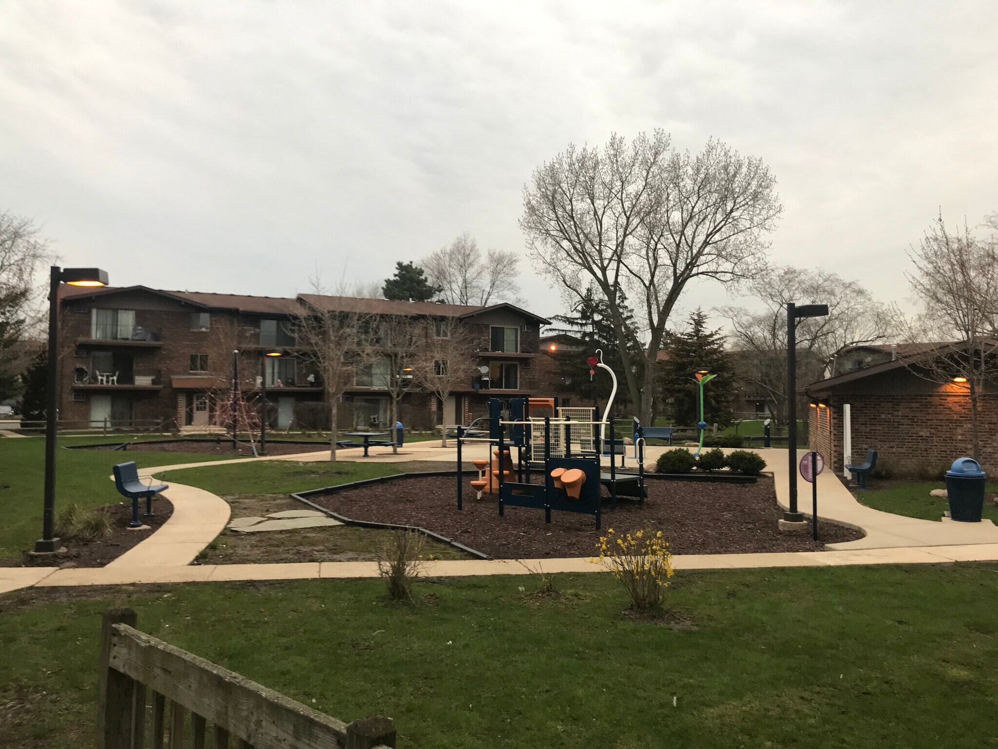Building Photo - 2512 Waterbury Dr