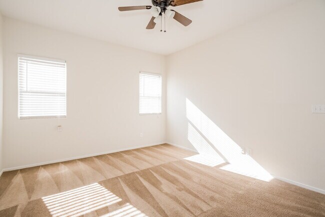 Building Photo - 4924 White Jade St