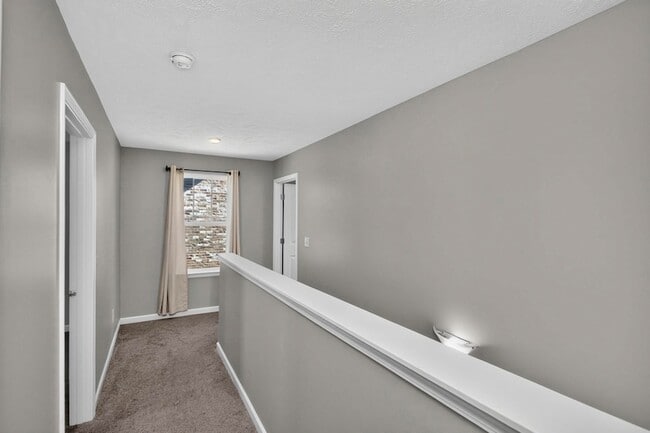 Building Photo - 520 Sunflower Dr