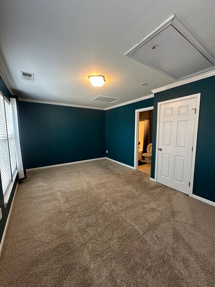 Building Photo - 239 Lincoln St