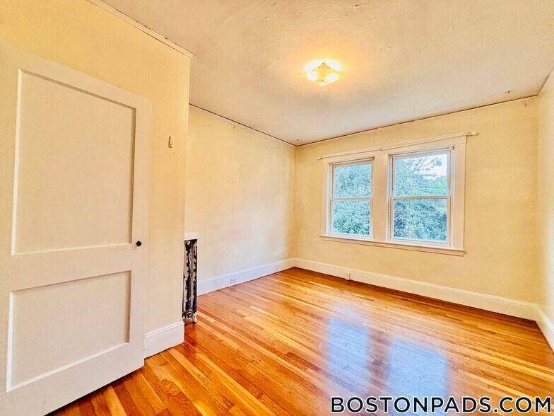 Building Photo - 38 Kirkwood Rd