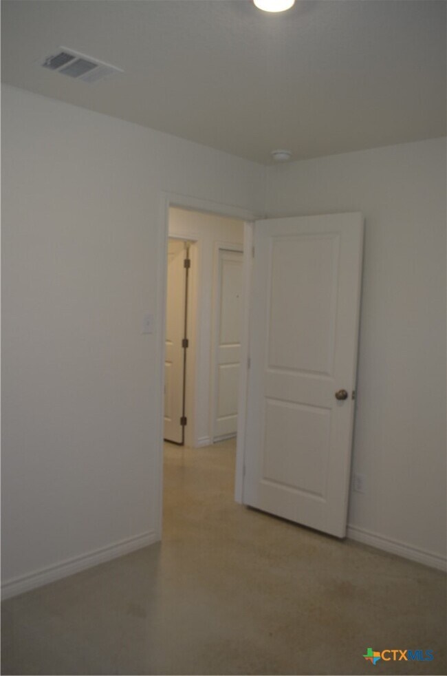 Building Photo - 1222 Lehmann Dr