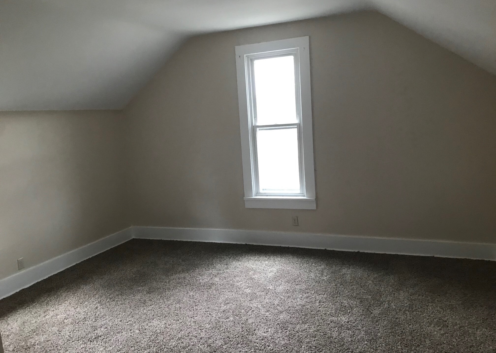 Large master bedroom - 502 E Mulberry St