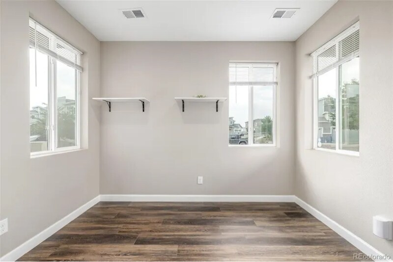 Building Photo - 23614 E 5th Pl