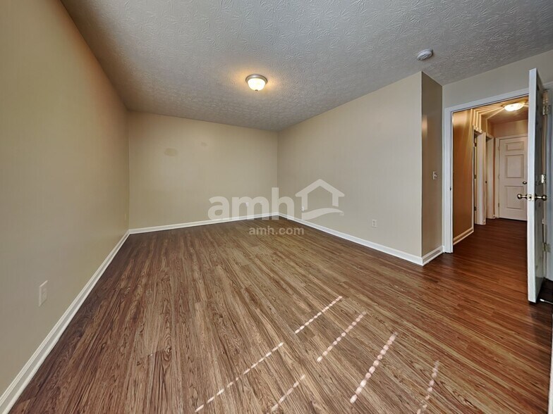 Building Photo - 691 Maxwell Ct