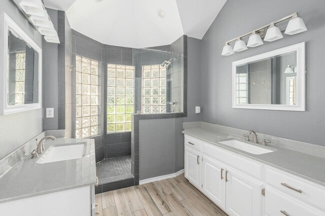 Building Photo - 1380 Meandro Ria Ln