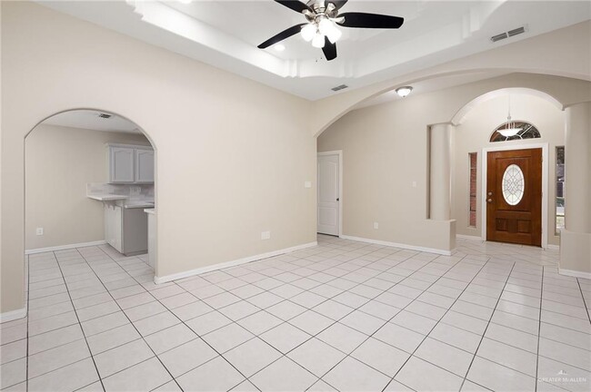 Building Photo - 17 N Popotillo Ave