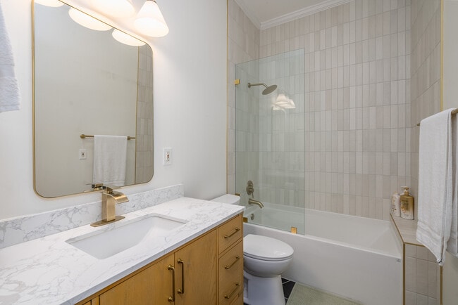 Building Photo - Bungalow Heaven in Baldwin Park!