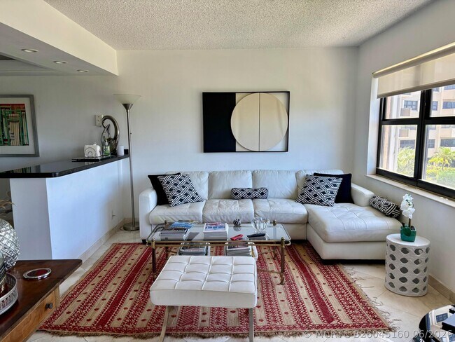 Building Photo - 4900 N Ocean Blvd
