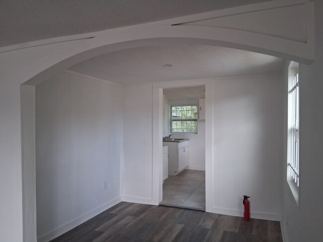 Building Photo - 2904 Moncrief Rd