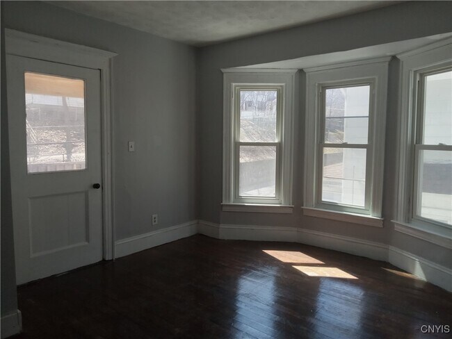 Building Photo - 134 2nd St