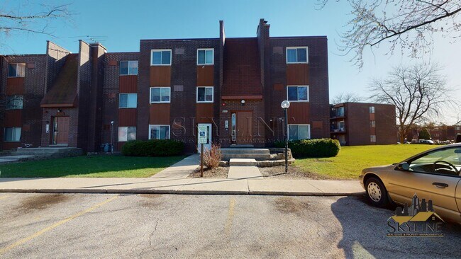 Primary Photo - 750 Court of Birch