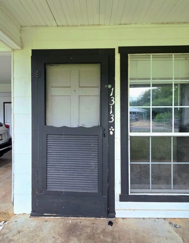 Building Photo - 1313 Jacqueline St