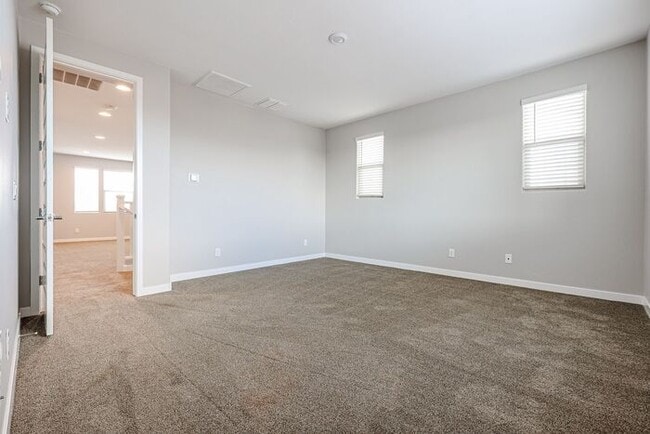 Building Photo - Available August 7th! Gated Community 4 Bedroom 3 Bathroom Home!