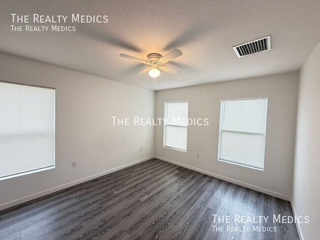 Building Photo - 15137 SW 61st Ct