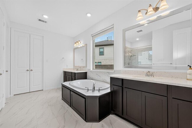 Building Photo - 21206 Rabbitbrush Ct