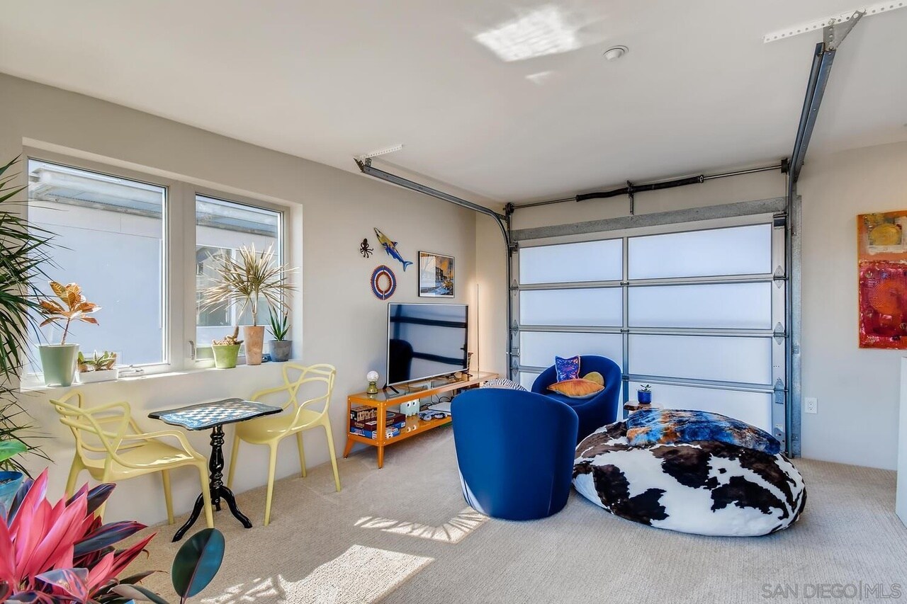 Building Photo - 991 Sigsbee St