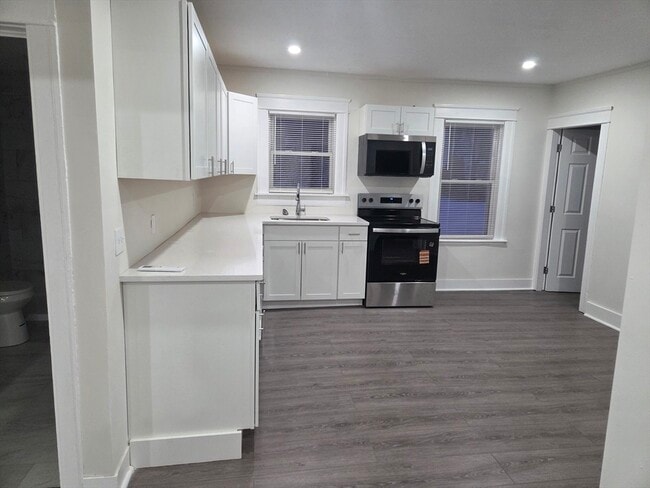 Building Photo - 11 Rice Ave