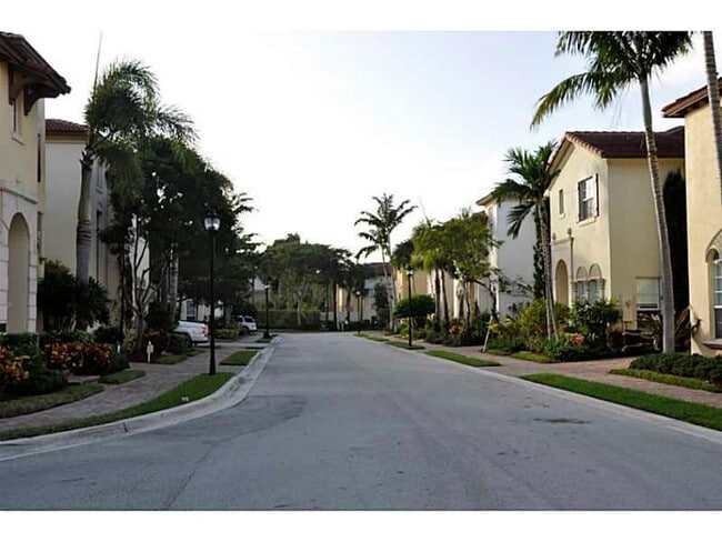 Building Photo - 105 Via Floresta Dr