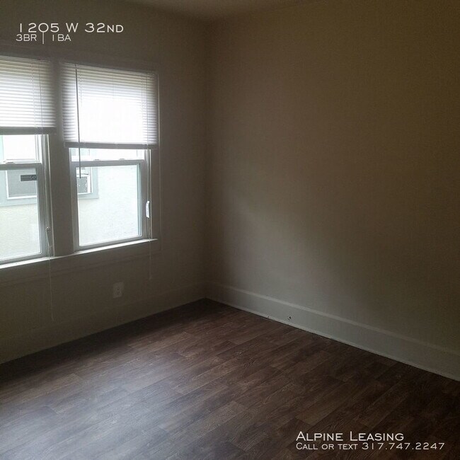 Building Photo - Northwest!!