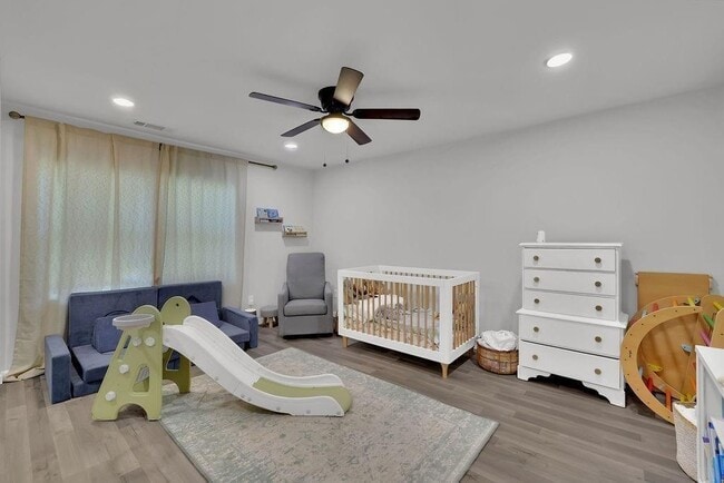 Building Photo - 280 Stone Mountain St