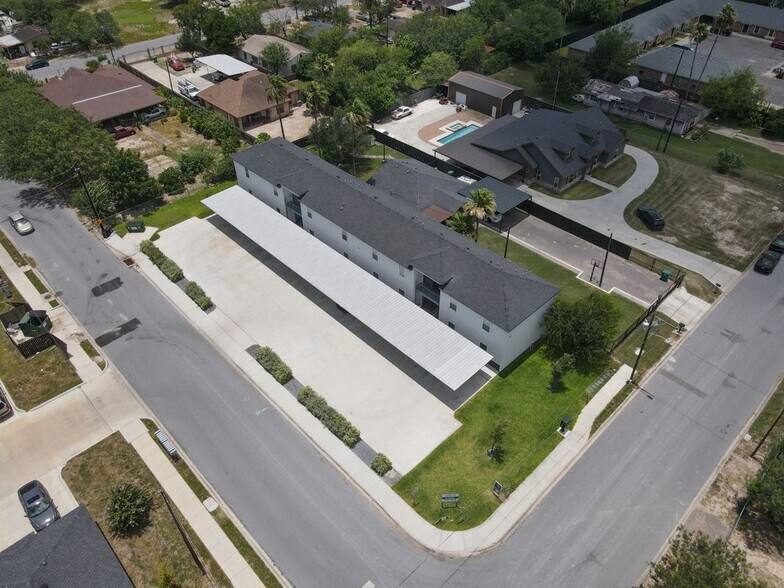 Building Photo - 1207 W Kennedy St