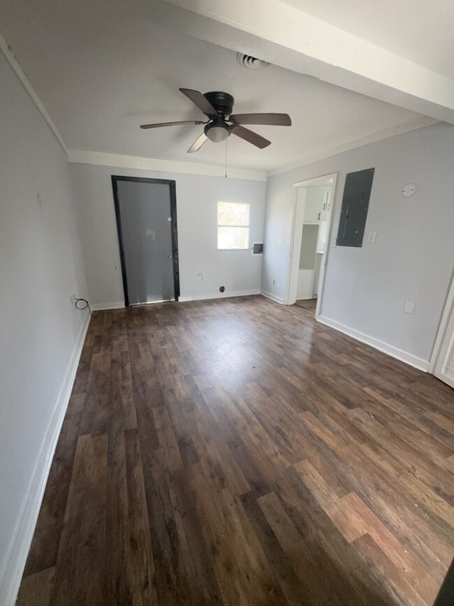 Building Photo - 320 Lawrence Rd