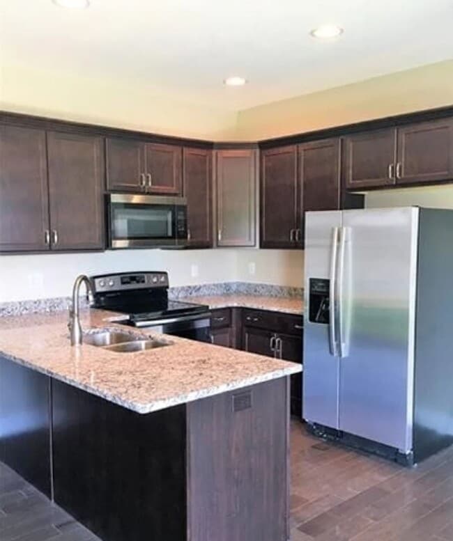 Building Photo - 1516 Greyrock Ln