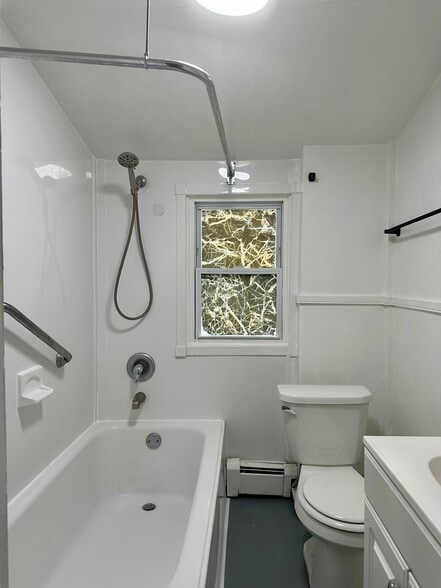 Bathroom - 60 Morrissee Ave