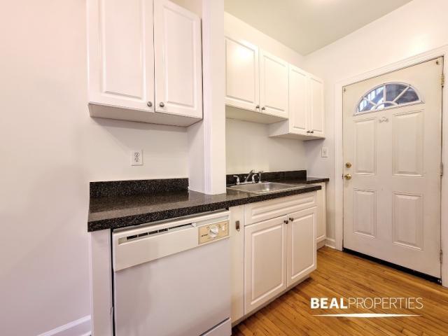 Building Photo - 1 bedroom in CHICAGO IL 60613