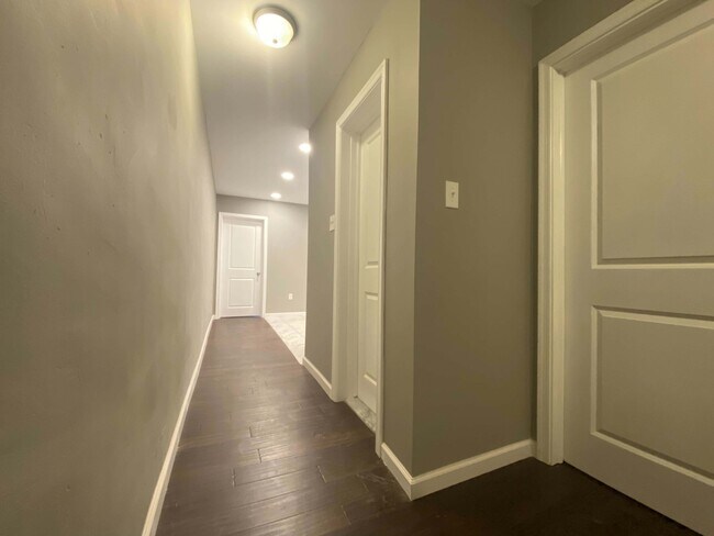 Building Photo - 59 N 61st St