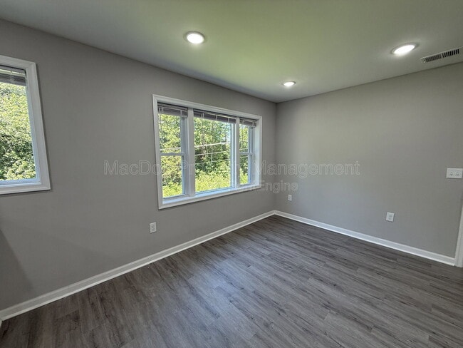 Building Photo - 12317 Metlock Rd