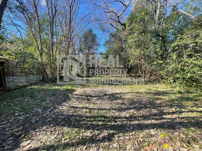 Building Photo - 1227 Calhoun St