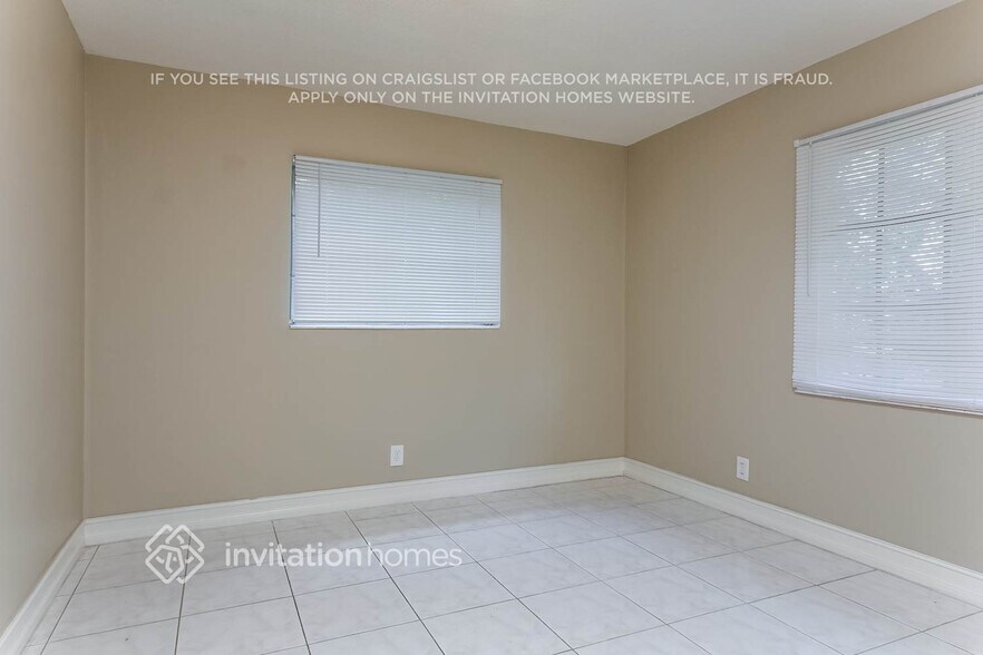 Building Photo - 341 SW 64th Ave
