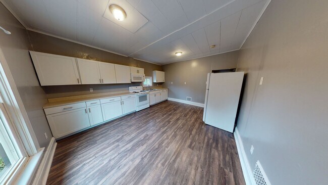 Building Photo - 33 Westminster Ave