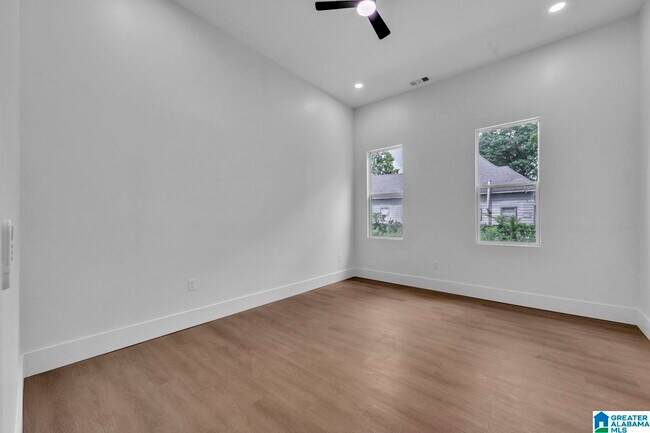 Building Photo - 5009 2nd Ave N