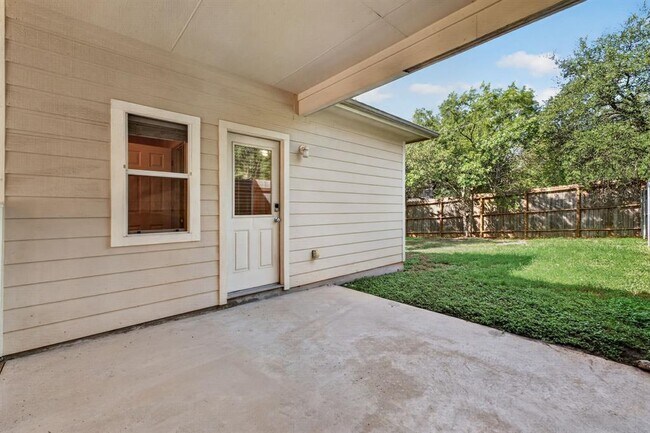 Building Photo - 1002 Castile Rd