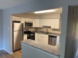 Building Photo - 2356 Hidden Meadow Ln