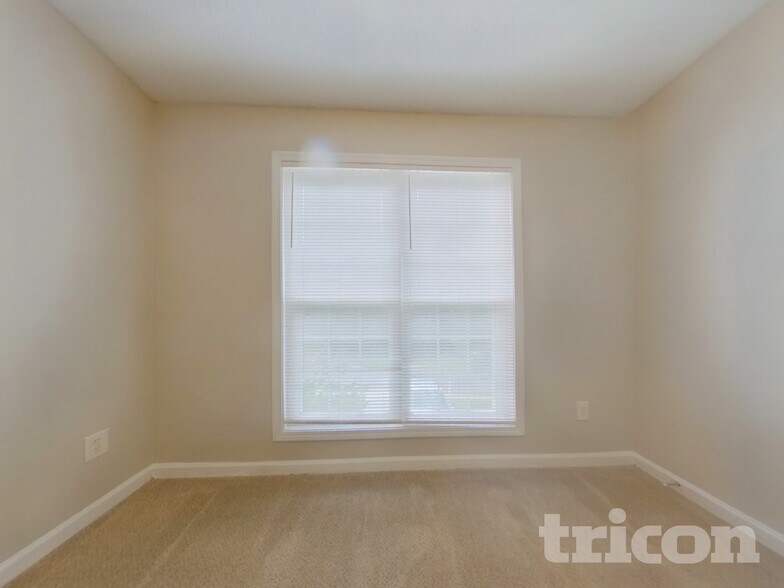 Building Photo - 1619 Spring Hill Ct