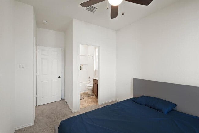 Building Photo - 538 Thunder Valley Trl