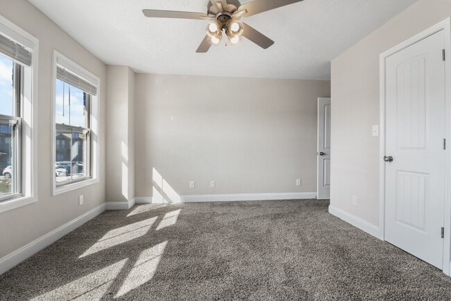 Building Photo - 1000 Henry Pl Blvd