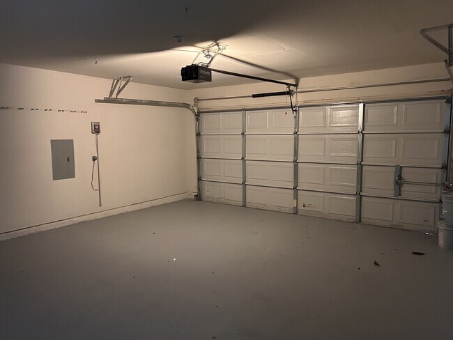 Building Photo - 6104 Oldham Dr