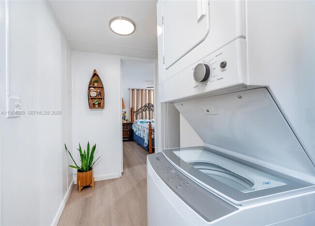 Building Photo - 456 Bowie Ln