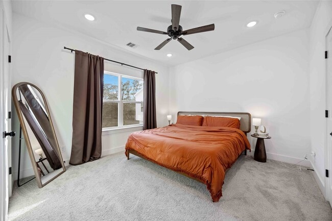 Building Photo - 5702 Breland St