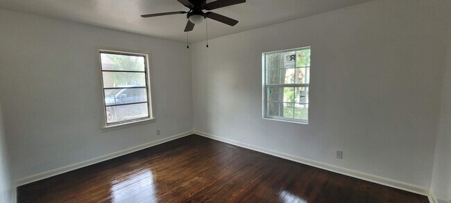 Building Photo - 5811 Westdale St