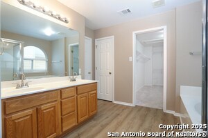 Building Photo - 14514 Redwood Valley
