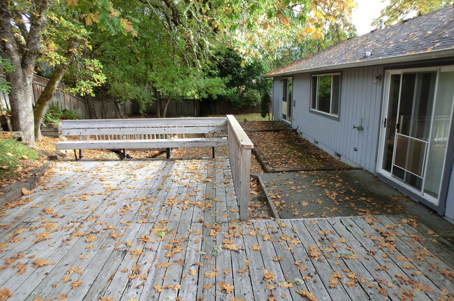 Building Photo - Beautiful Home In Quiet Neighborhood