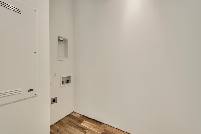 Building Photo - 1504 Burlew St