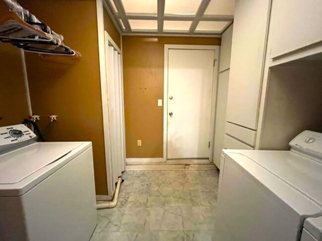 Building Photo - 2816 Orlando Rd