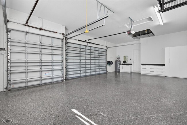 Building Photo - 24920 Divot Dr